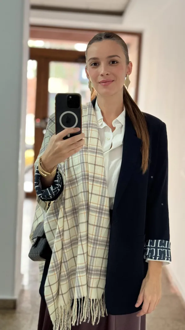 ✨ O idee de outfit pentru birou — dar nu numai.