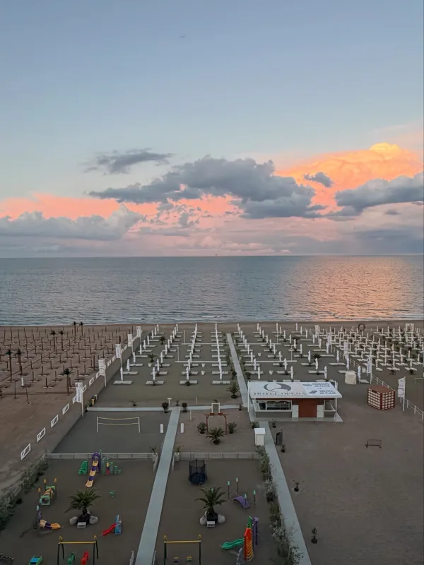 Sunt acasă de trei zile și deja mi-e dor de mare. – 3