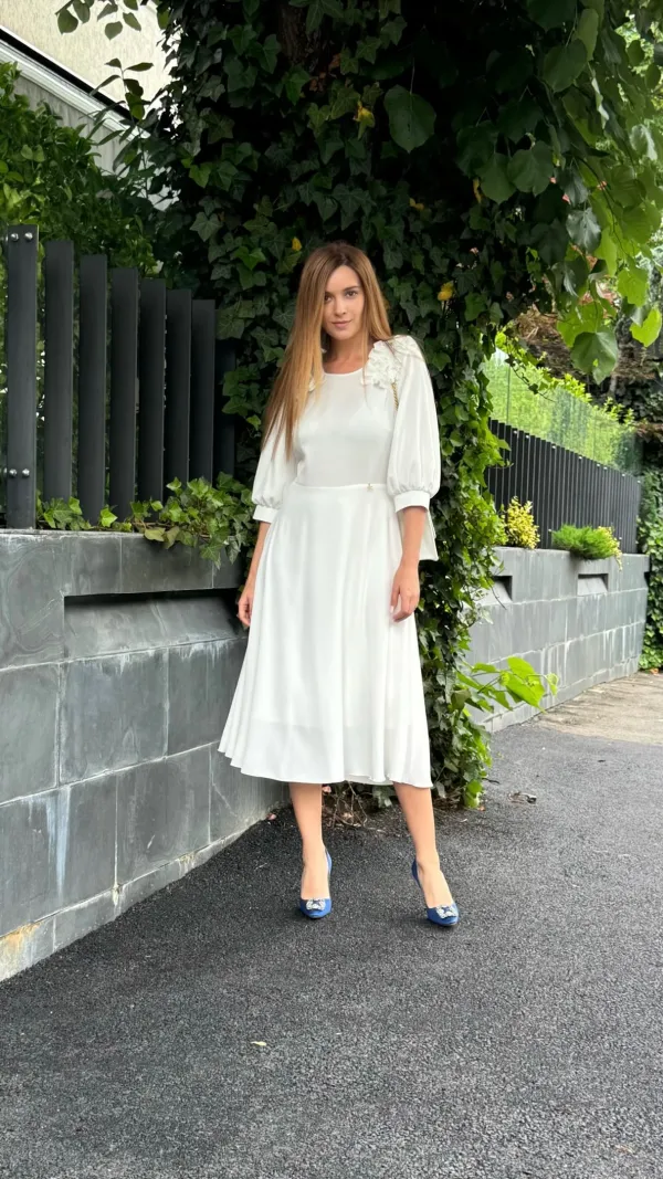 POV: încerci să filmezi un outfit check elegant de duminică…