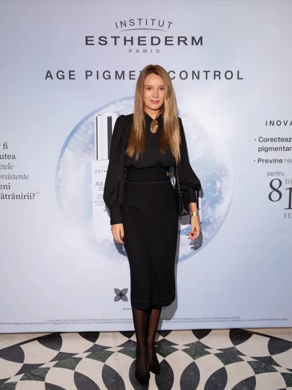 O după-amiază de toamnă, o ținută all black (că uneori simplitatea câștigă 😁), un loc… – 3