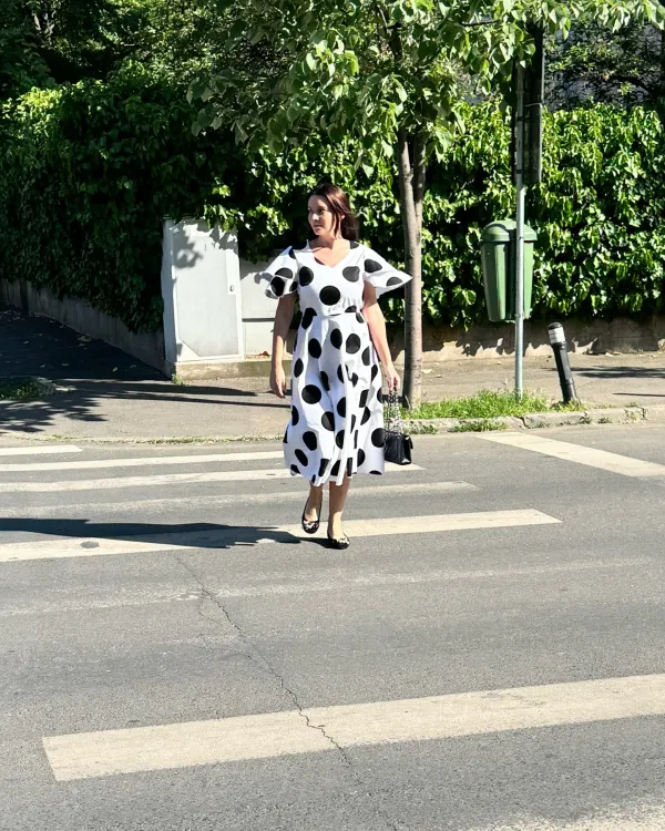 Adooor ca a venit caldura si incet, incet imi scot din sifonier rochiile de la iubitica… – 4